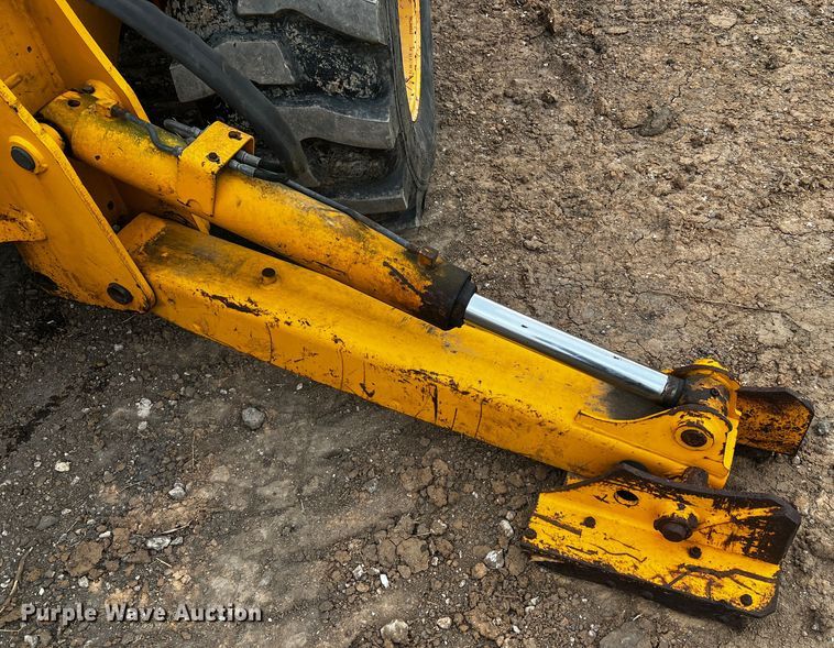 image for item DQ1995 2003 JCB 214  backhoe