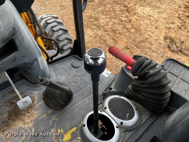 image for item DQ1995 2003 JCB 214  backhoe