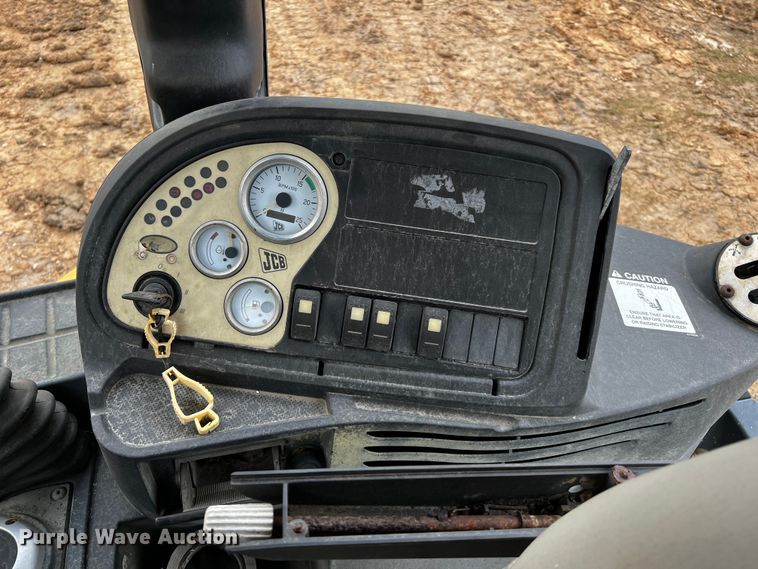 image for item DQ1995 2003 JCB 214  backhoe