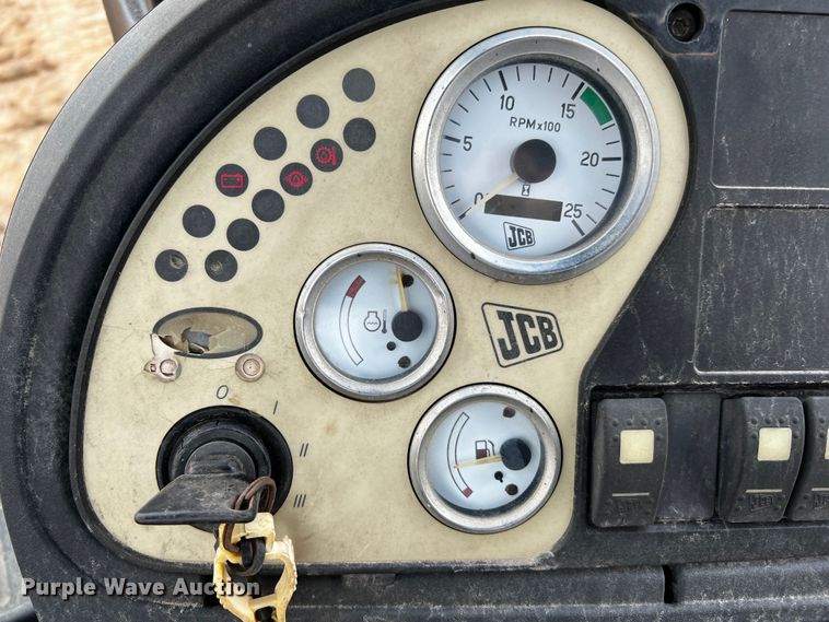 image for item DQ1995 2003 JCB 214  backhoe