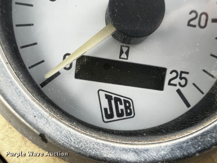 image for item DQ1995 2003 JCB 214  backhoe