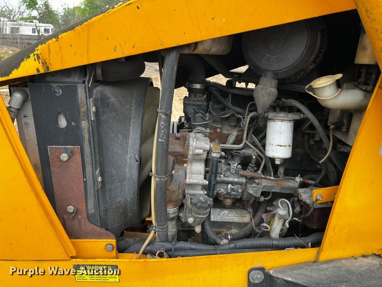 image for item DQ1995 2003 JCB 214  backhoe