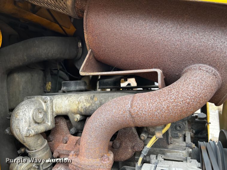 image for item DQ1995 2003 JCB 214  backhoe