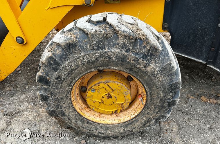 image for item DQ1995 2003 JCB 214  backhoe