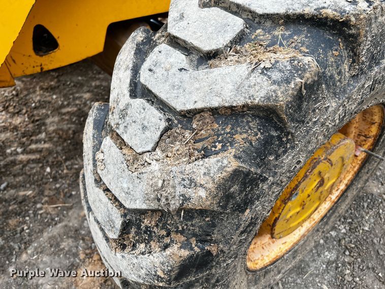 image for item DQ1995 2003 JCB 214  backhoe