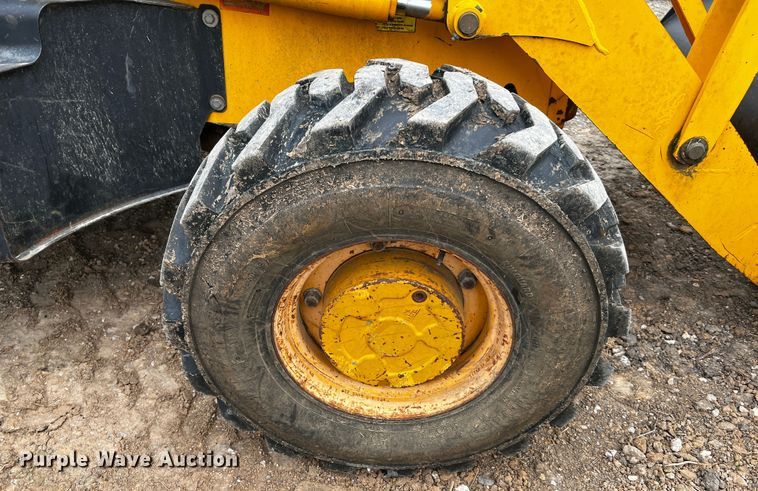 image for item DQ1995 2003 JCB 214  backhoe