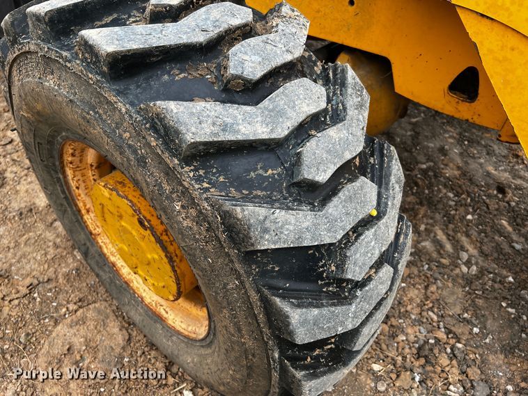 image for item DQ1995 2003 JCB 214  backhoe