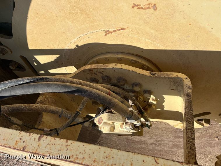 image for item DQ4082 2005 Ingersoll Rand SD-122DX TF  single drum vibratory roller