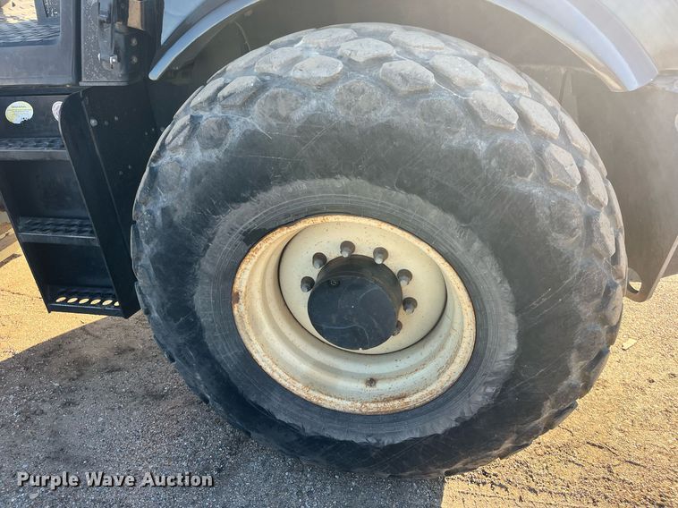 image for item DQ4082 2005 Ingersoll Rand SD-122DX TF  single drum vibratory roller