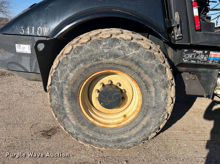 image for item DQ4082 2005 Ingersoll Rand SD-122DX TF  single drum vibratory roller