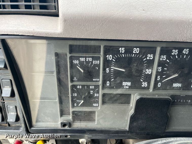 image for item DQ4090 2000 International 2654  roll-off container truck