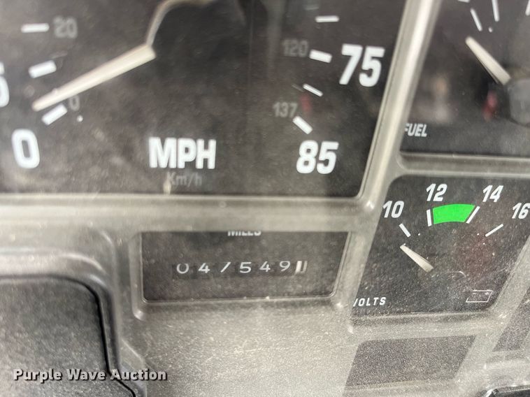 image for item DQ4090 2000 International 2654  roll-off container truck