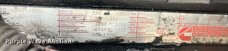 image for item DQ4090 2000 International 2654  roll-off container truck