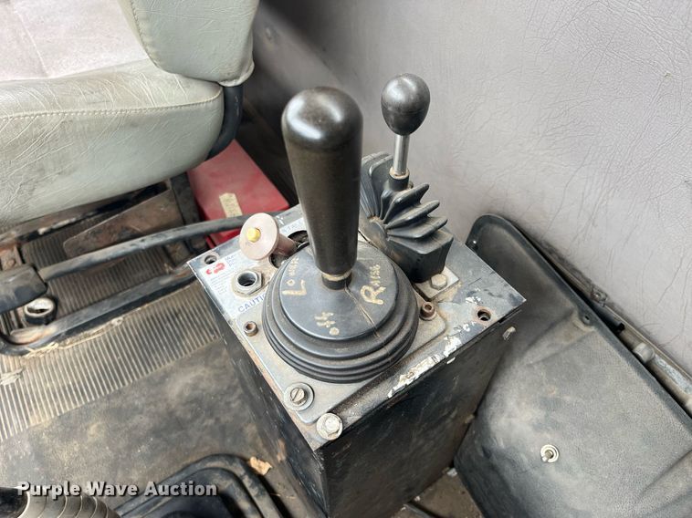 image for item DQ4090 2000 International 2654  roll-off container truck