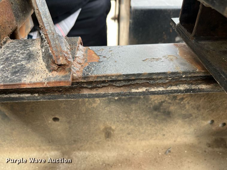 image for item DQ4090 2000 International 2654  roll-off container truck