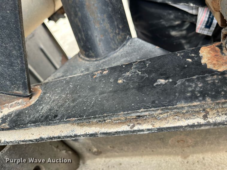 image for item DQ4090 2000 International 2654  roll-off container truck