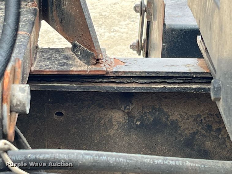 image for item DQ4090 2000 International 2654  roll-off container truck