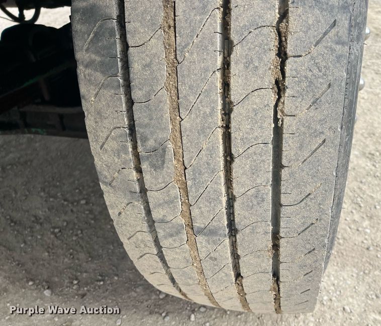 image for item DQ4090 2000 International 2654  roll-off container truck