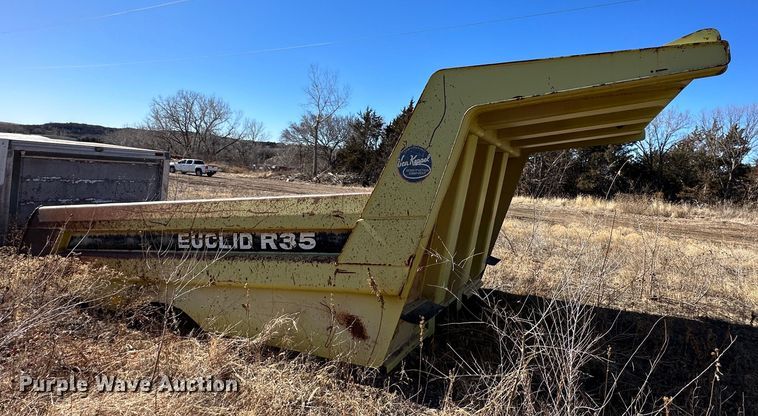 image for item DR7491 1990 Euclid R35  haul truck