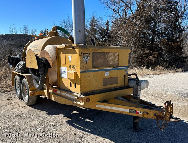 image for item DR7493 2001 Vermeer E550  vacuum excavator