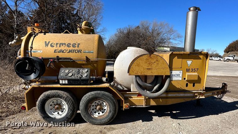 image for item DR7493 2001 Vermeer E550  vacuum excavator