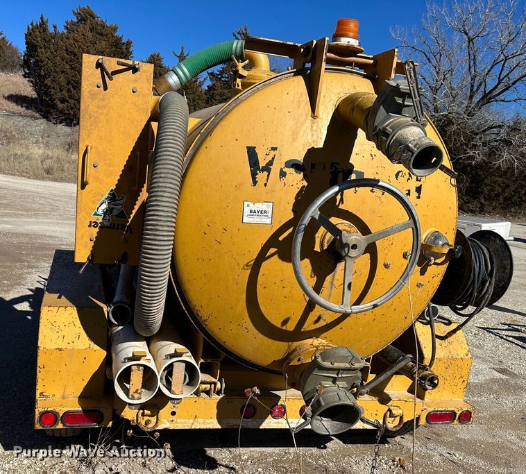 image for item DR7493 2001 Vermeer E550  vacuum excavator