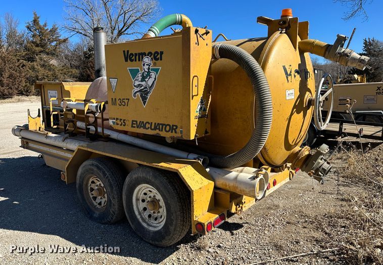 image for item DR7493 2001 Vermeer E550  vacuum excavator