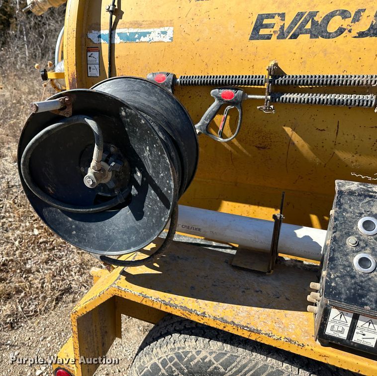 image for item DR7493 2001 Vermeer E550  vacuum excavator