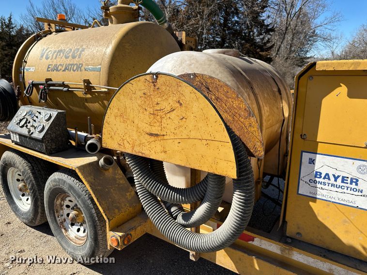 image for item DR7493 2001 Vermeer E550  vacuum excavator