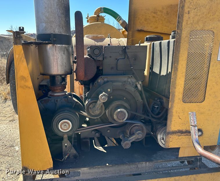 image for item DR7493 2001 Vermeer E550  vacuum excavator