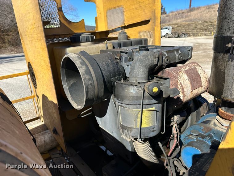 image for item DR7493 2001 Vermeer E550  vacuum excavator