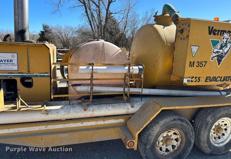 image for item DR7493 2001 Vermeer E550  vacuum excavator