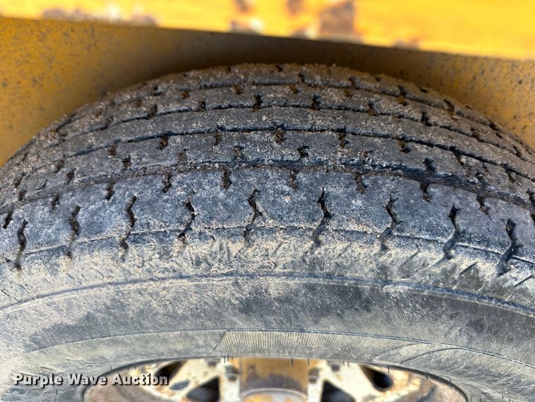 image for item DR7493 2001 Vermeer E550  vacuum excavator