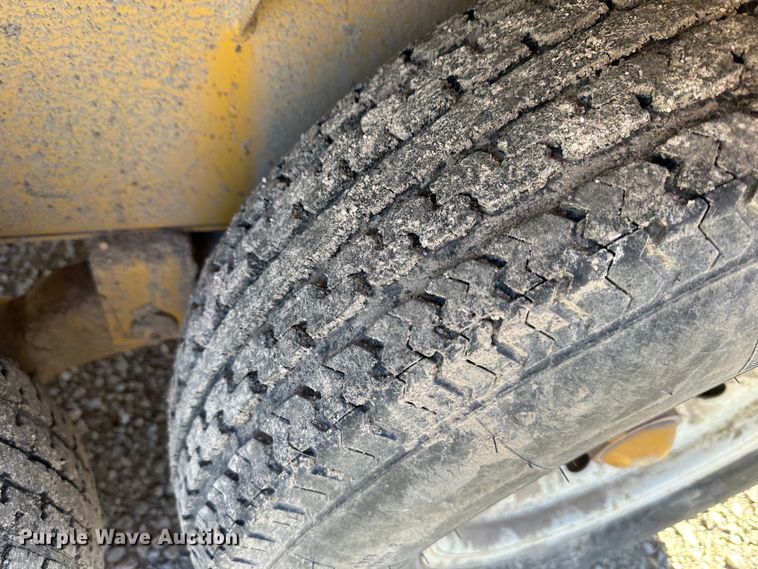 image for item DR7493 2001 Vermeer E550  vacuum excavator