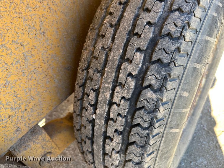 image for item DR7493 2001 Vermeer E550  vacuum excavator