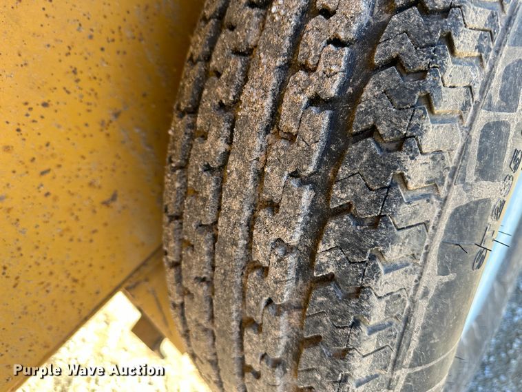 image for item DR7493 2001 Vermeer E550  vacuum excavator