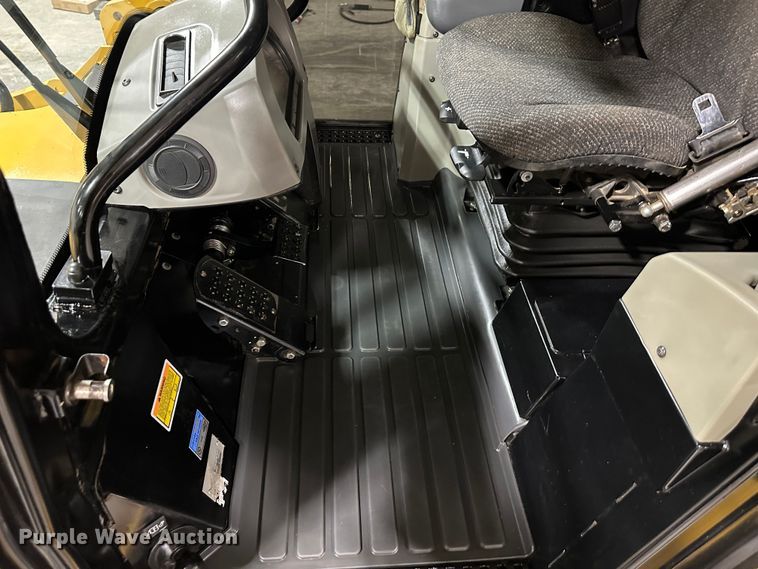 image for item DR7501 2016 Caterpillar 953D  track loader