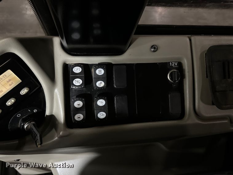 image for item DR7501 2016 Caterpillar 953D  track loader