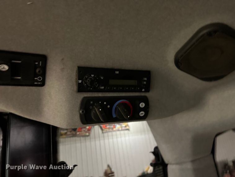 image for item DR7501 2016 Caterpillar 953D  track loader