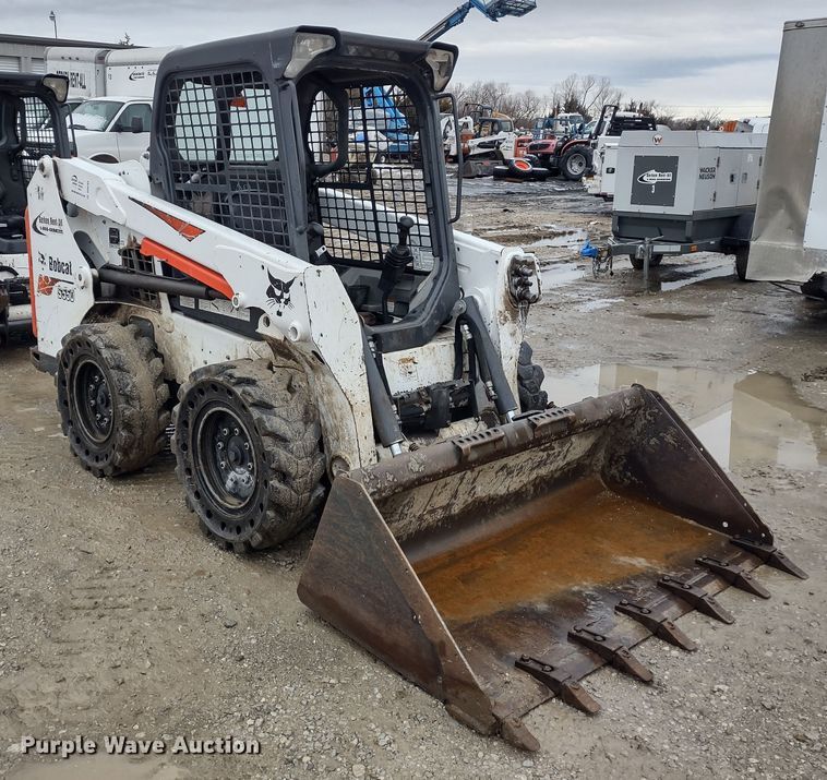 image for item DR8183 2018 Bobcat S550  skid steer loader