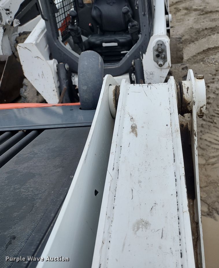 image for item DR8183 2018 Bobcat S550  skid steer loader