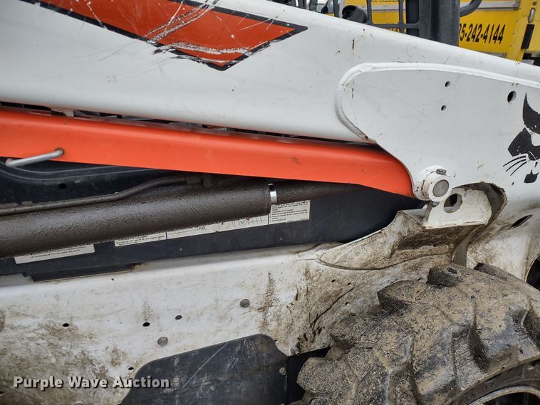 image for item DR8183 2018 Bobcat S550  skid steer loader