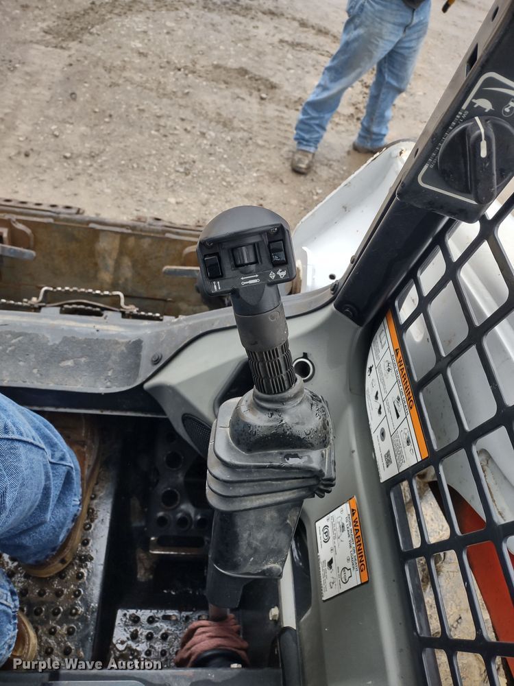 image for item DR8183 2018 Bobcat S550  skid steer loader