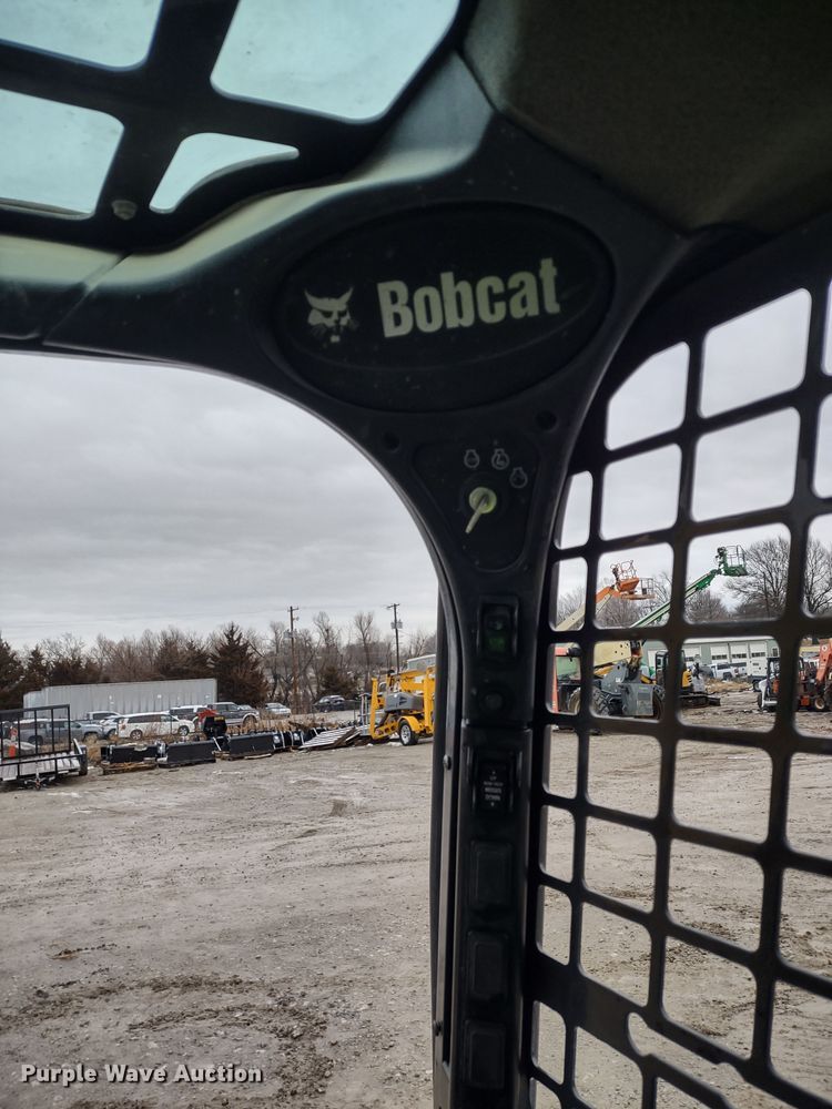 image for item DR8183 2018 Bobcat S550  skid steer loader