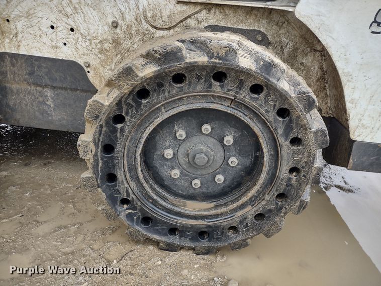 image for item DR8183 2018 Bobcat S550  skid steer loader