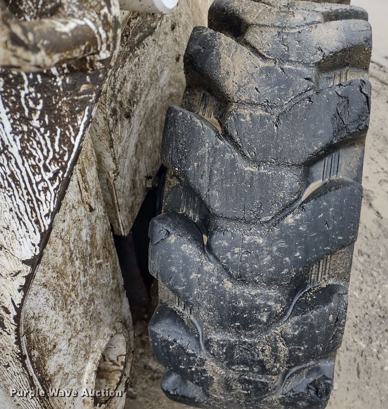 image for item DR8183 2018 Bobcat S550  skid steer loader