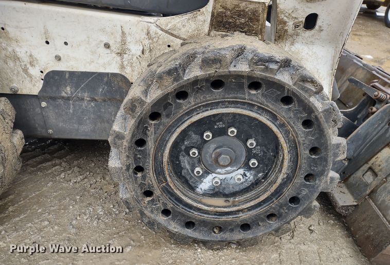 image for item DR8183 2018 Bobcat S550  skid steer loader