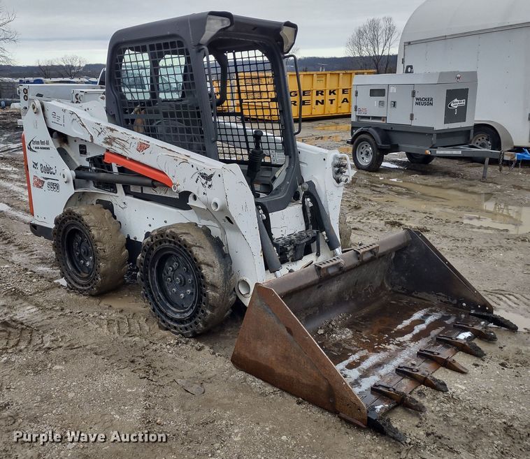 image for item DR8184 2017 Bobcat S550  skid steer loader