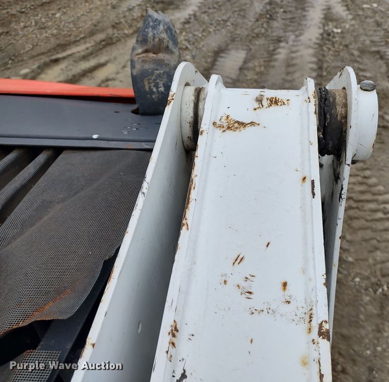 image for item DR8184 2017 Bobcat S550  skid steer loader