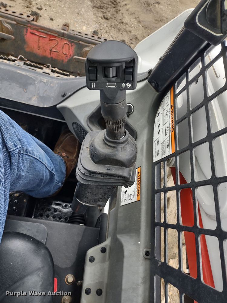 image for item DR8184 2017 Bobcat S550  skid steer loader